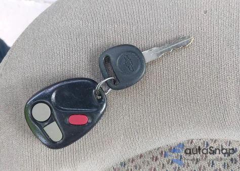 2001 Chevrolet Silverado 1500 Ls z USA, uszkodzony, nr VIN 1GCEC19T51Z173249